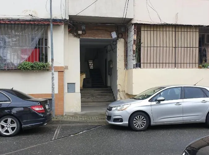 Ex-block District Charming With Treeish Sorrounding View! Apartment Tirana