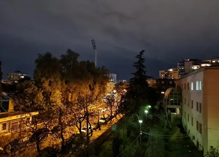 Ex-block District Charming With Treeish Sorrounding View! * Tirana